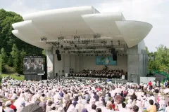 改修工事を終えた札幌芸術の森・野外ステージ